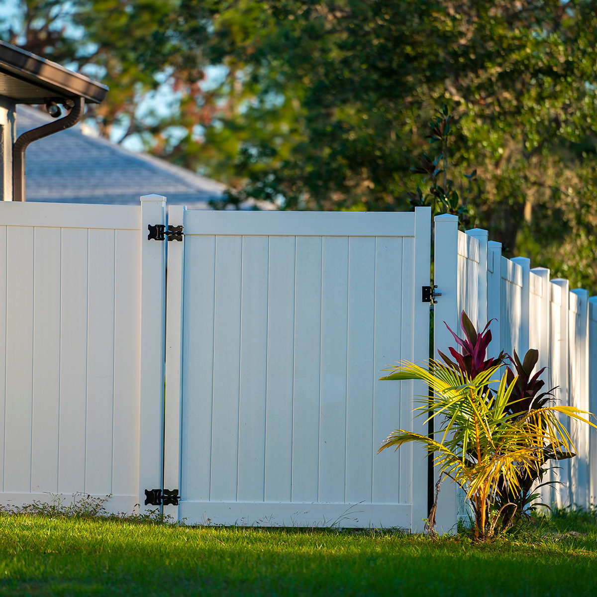 Installing a Fence in Bellaire, TX​