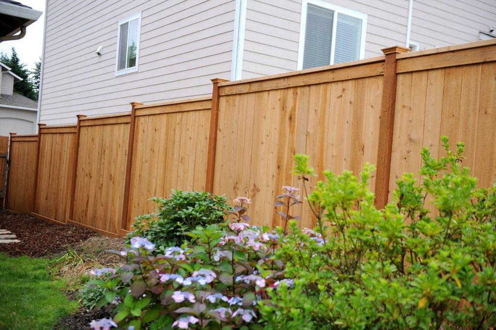 Custom Fencing Installing a Fence TX​